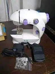 Mini Sewing Machine – হালকা ও শক্তিশালী সেলাই মেশিন